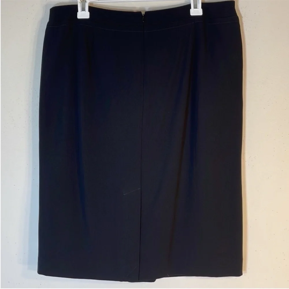 Talbots Black Elegant Pleat Front Skirt. 14. NWT.